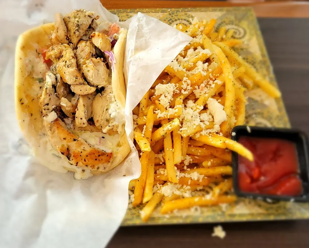 Gyro w Greek Fries
